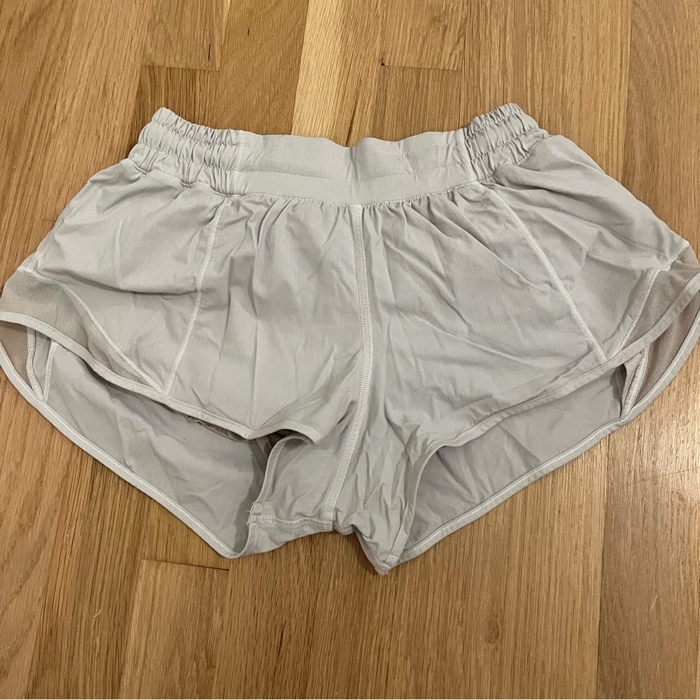 Lululemon Hotty Hot Shorts 2.5in Size 4